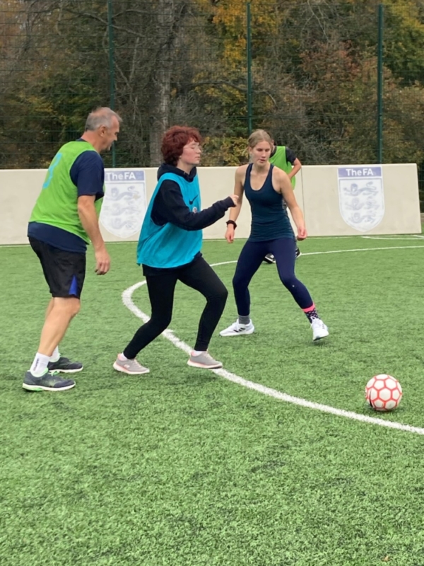 blind-football-e1672998427564-600×800 teenages play partially sighted football